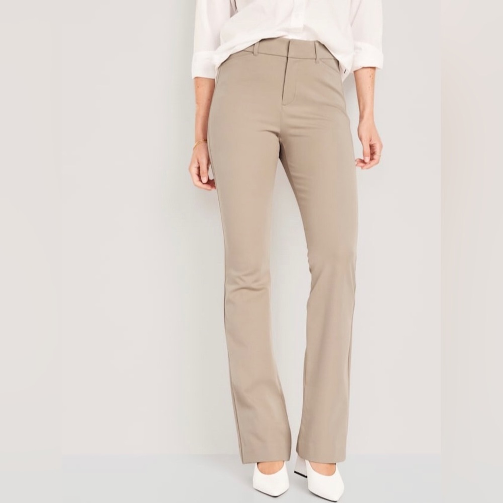 NWT! Old Navy Mocha Taffy High-Rise Pixie Flare Pants - Size 8 Petite 🩷 611133